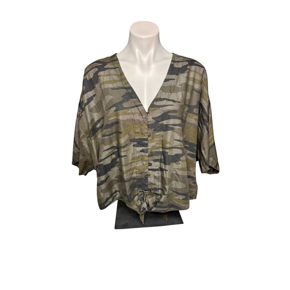 Express camouflage batwing button up tie waist shirt size XL